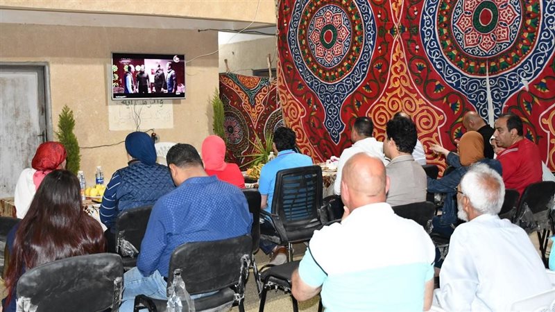 أشرف صبحي يتابع مسلسل
