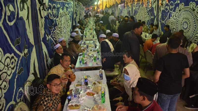 إفطار جماعي للطلاب