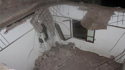 انهيار سقف طابق عقار بمنطقة المنشية في الإسكندرية 
