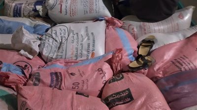 ضبط سيارة محملة بـ6 أطنان قمح مهربة خارج الفيوم