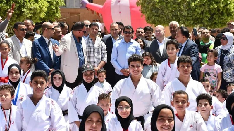 وزير الرياضة يتفقد