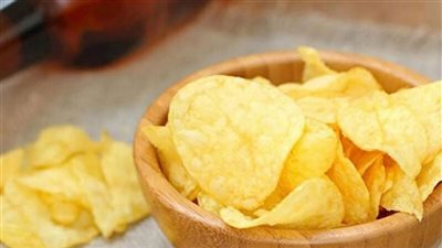 تفسير حلم أكل الشيبسي وعلاقته بالتقصير في حق الزوج 