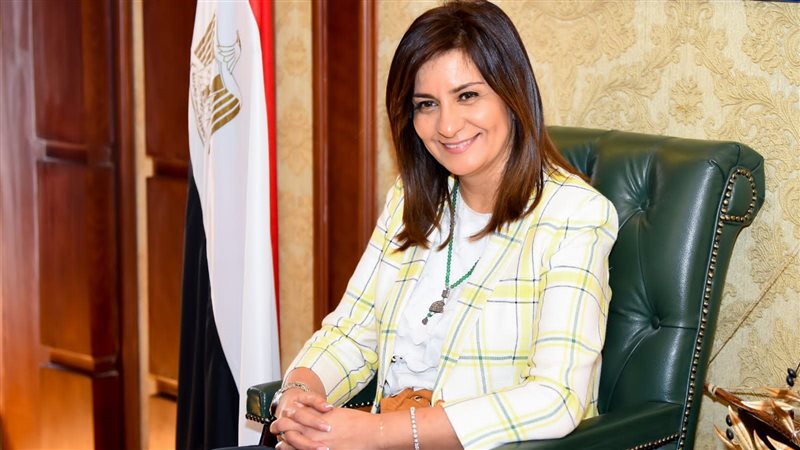 السفيرة نبيلة مكرم