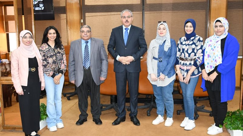 رئيس جامعة قناة السويس