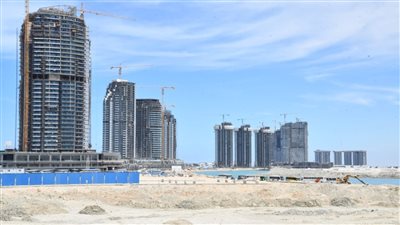 الجزار: الانتهاء من تشطيب الواجهات لـ15 برجًا في العلمين الجديدة
