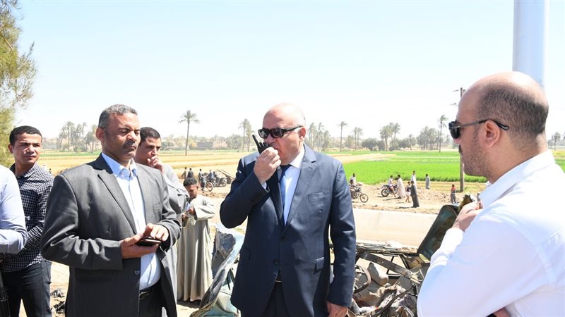 محافظ قنا