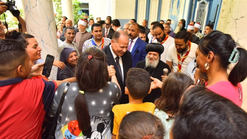 استقبال محافظ أسيوط