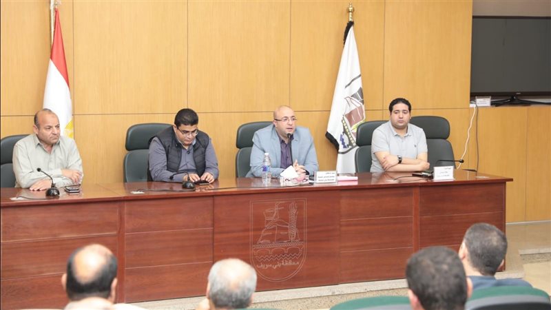 اجتماع محافظ بني