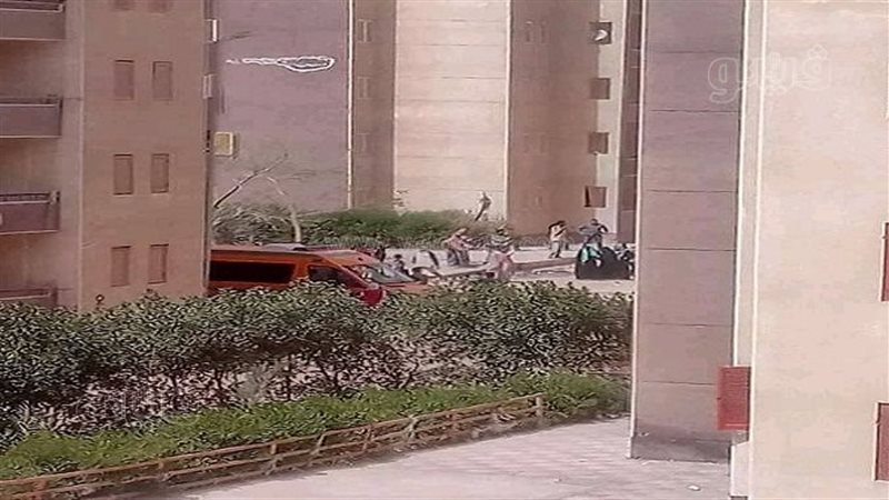 مصرع رضيعة سقطت من
