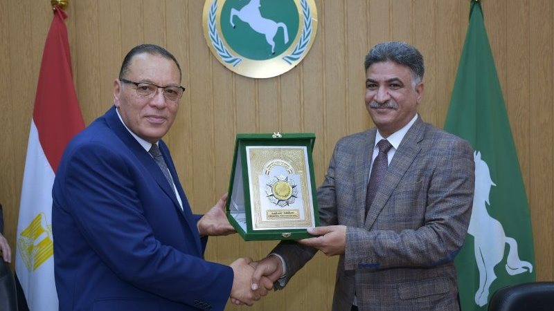 محافظ الشرقية والمكرم