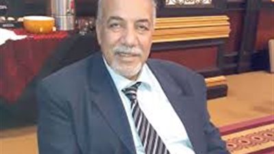 بعد دعوة السيسي.. خبير يطالب بسرعة البدء في طرح الشركات الحكومية بالبورصة