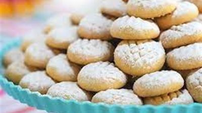 الفرحة للجميع.. محاربات السرطان يوزعن كحك وبسكويت العيد على المحتاجين بالإسكندرية| فيديو