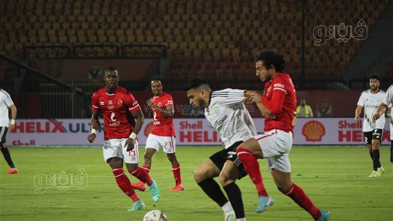 الأهلي يتعادل سلبيا