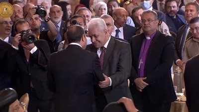 ترحيب مجتمعي لدعوة الرئيس للحوار السياسي..الصحفيين: نقلة نوعية في مسار الدولة المصرية..الوفد: يتطابق وطموحات القيادة السياسية 