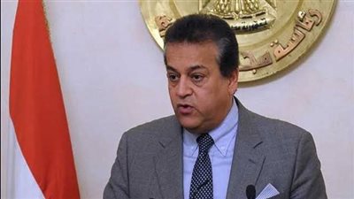 خالد عبد الغفار يستعرض تقريرًا حول مشروعات وحدة تطوير التعليم العالي