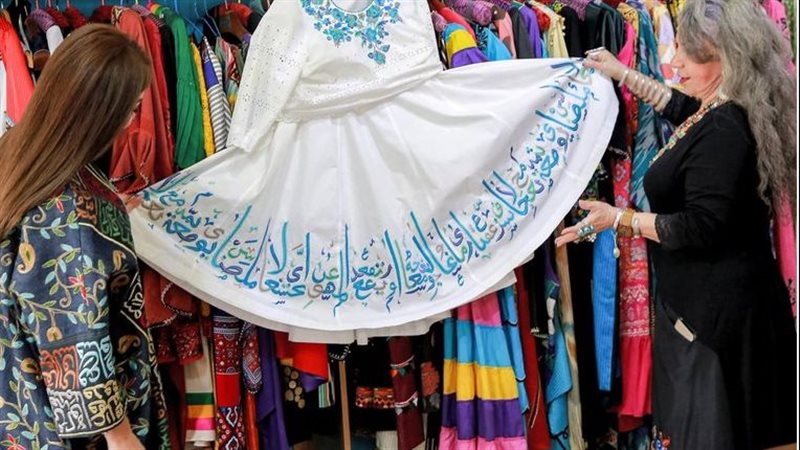 هناء صادق مصممة الأزياء