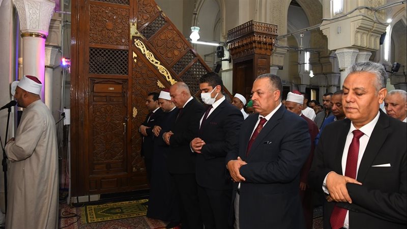 محافظ قنا