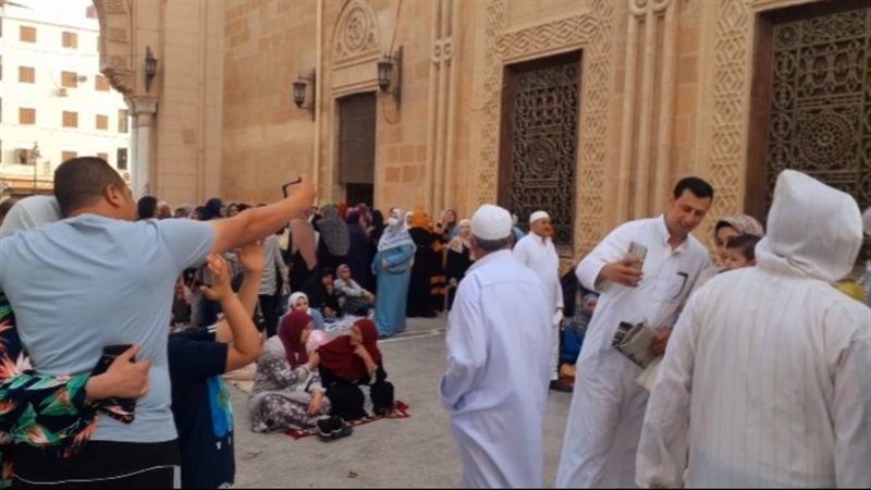 10 صور ترصد احتفال