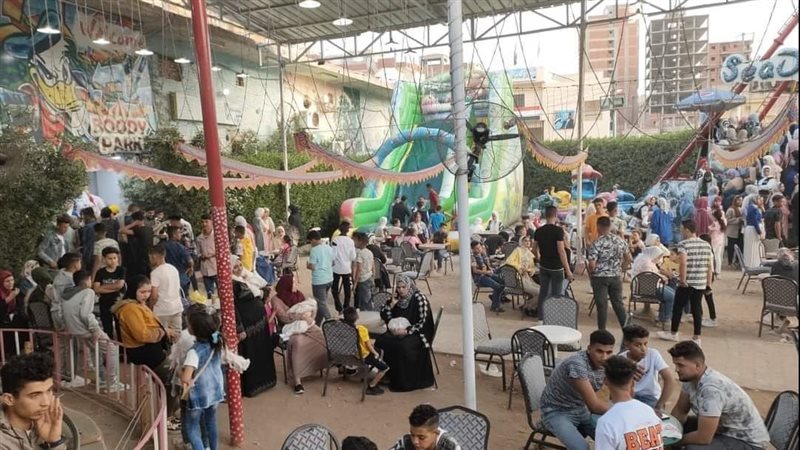 توافد المواطنين على