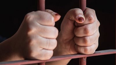 حبس الفتاة المتهمة بقتل سائق توك توك في أكتوبر