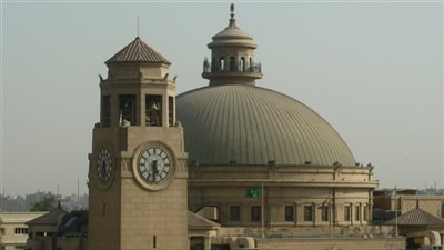  محاكمة رئيس الشئون القانونية بجامعة القاهرة لارتكابه مخالفات مالية