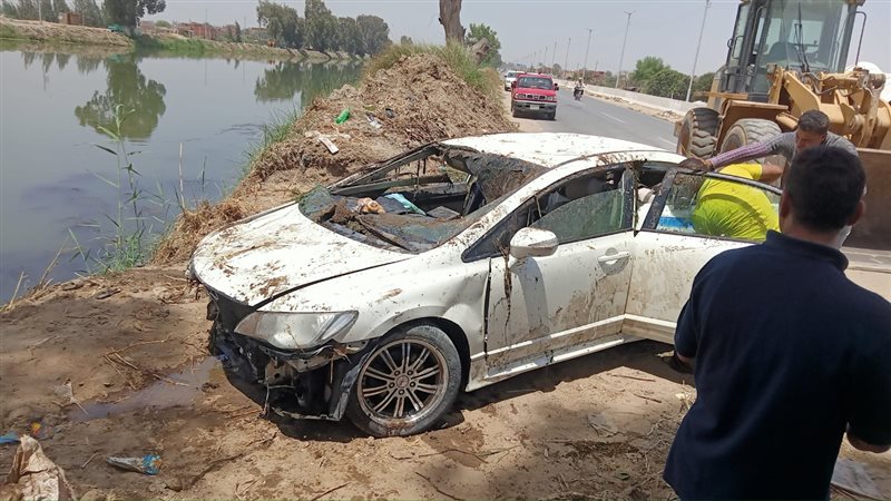 انقلاب سيارة بترعة