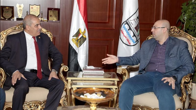 محافظ بني سويف يستقبل