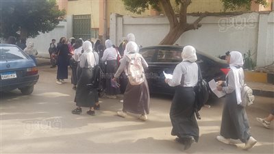 انطلاق امتحانات أولى ثانوي باللغة العربية.. الامتحانات إلكترونية وورقية.. والنتيجة بالدرجات 