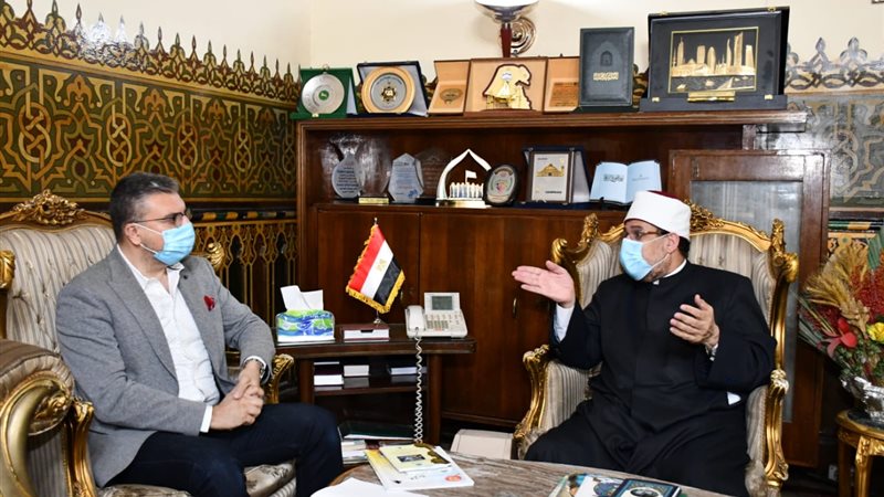 وزير الأوقاف الدكتور