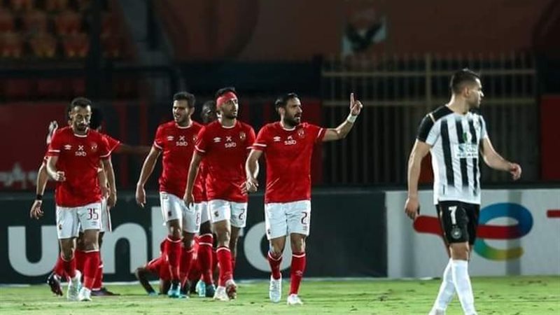 لاعبو الأهلي