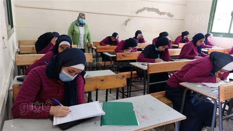 امتحانات ثانية ثانوي