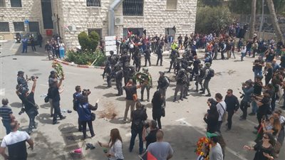 شيرين أبو عاقلة تتصدر تويتر بعد فيديو الاعتداء على الجثمان