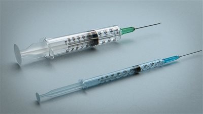 8 معلومات عن تصنيع السرنجات الآمنة ذاتية التعطيل بالهيئة العربية للتصنيع