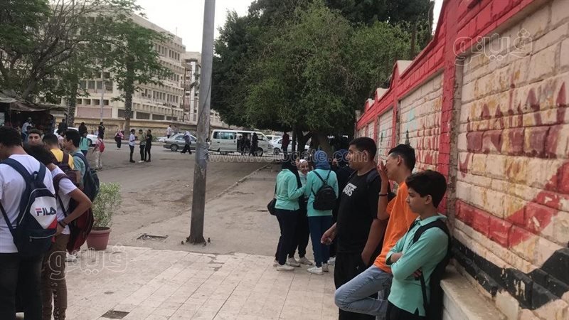 طلاب الشهادة الاعدادية