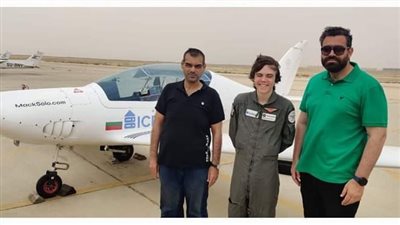 مطار أكتوبر للرياضات الجوية يستقبل أصغر طيار في العالم
