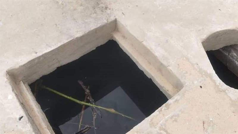 بالوعة مياه دون غطاء