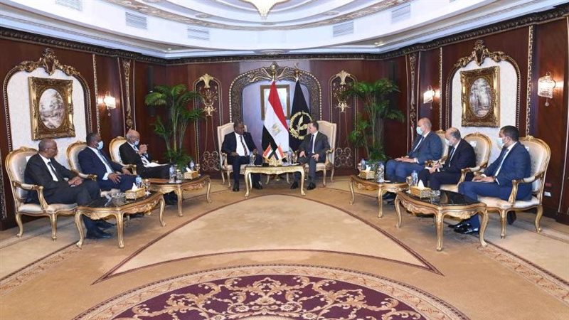 وزير الداخلية يلتقي