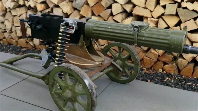 المدفع القناص عمره
