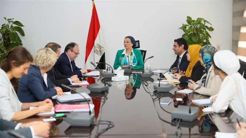 اجتماع وزيرة البيئة