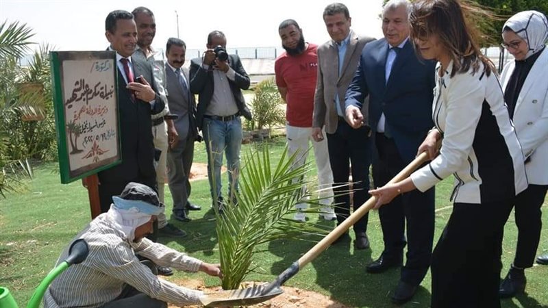جانب من زيارة الوزيرة