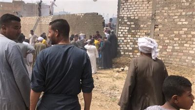 اندلاع حريق هائل بـ 4 منازل بأبوتشت في قنا|صور