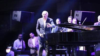 عمر خيرت يتألق في حفل عالمي بمركز القاهرة الدولي للمؤتمرات | صور