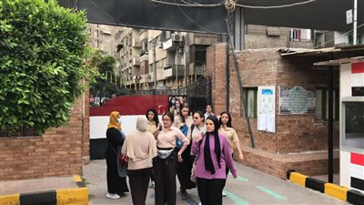 لحظة دخول طالبات أولي ثانوي لأداء امتحان الفيزياء والفلسفة | فيديو وصور