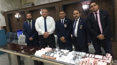 إحباط محاولة تهريب أدوات ومستحضرات تجميل بمليون جنيه في مطار القاهرة 