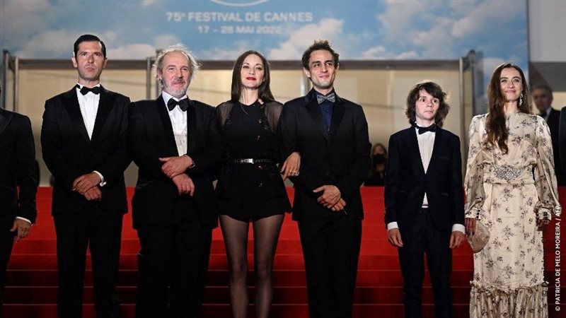 طاقم فيلم FRÈRE ET