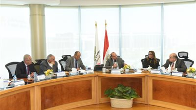 رئيس البورصة يبحث مع كافة الأطراف تعزيز الاستثمار المؤسسي بسوق الأسهم