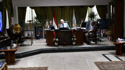 محافظ جنوب سيناء يتابع موقف مشروعات مياه الشرب والخطة الاستثمارية 