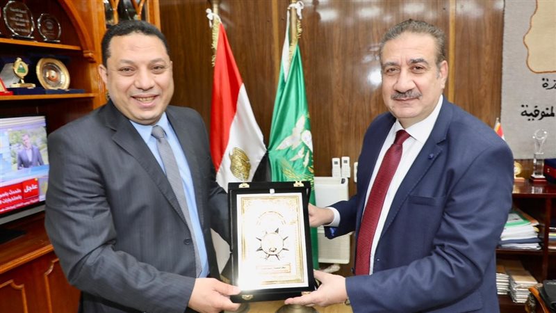 تكريم وكيل صحة المنوفية