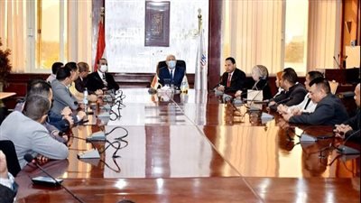 تنفيذ أعمال مشروع تطوير موقف البياضية بالأقصر