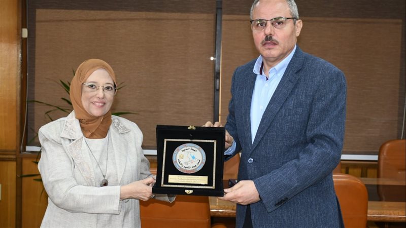 منح درع ملتقى جودة